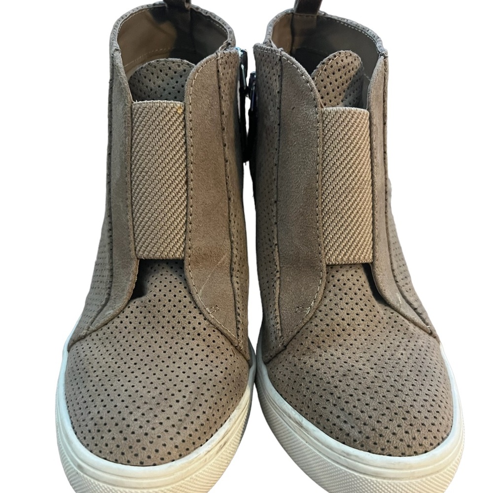 Mia wedge shoes